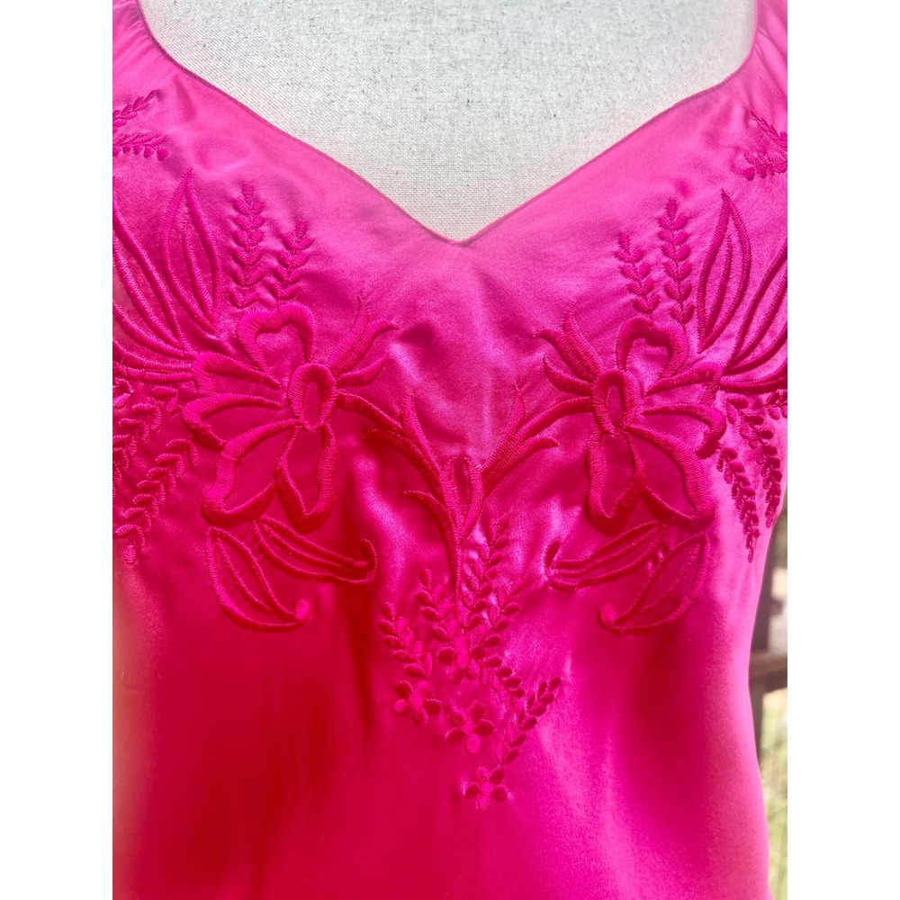 Victorias Secret Vintage Gold Label Pink Silk Embroidered Slip Dress Chemise 8
